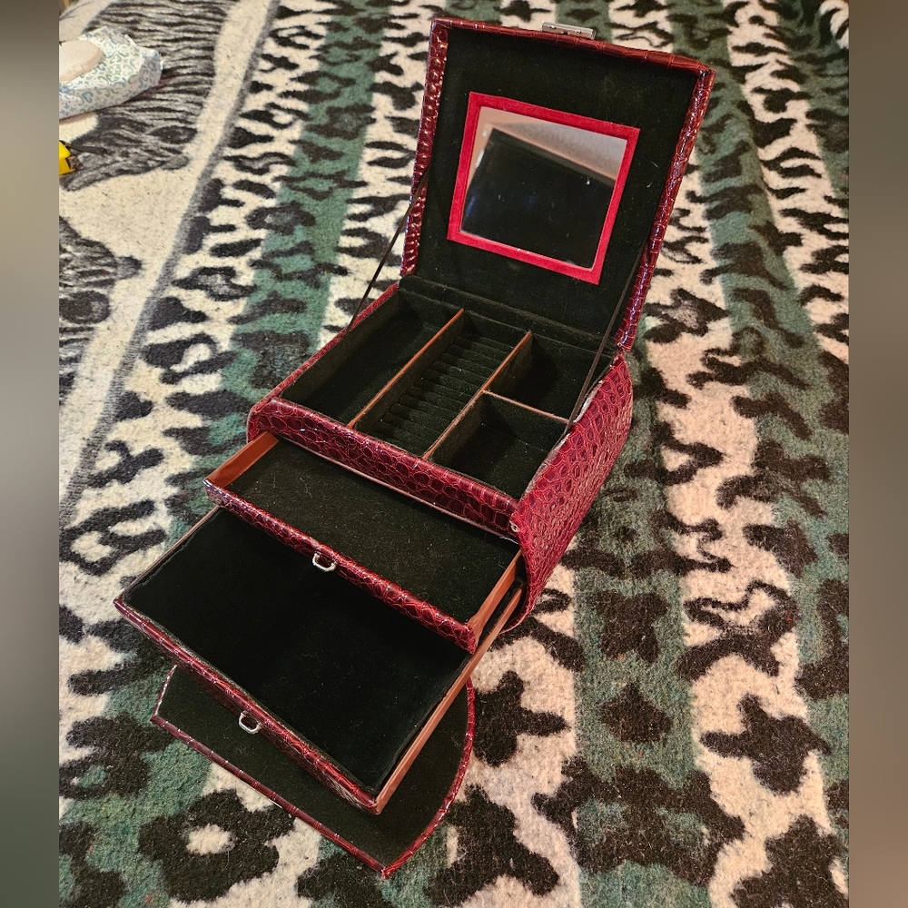 ==Travel jewelry case - Picture 1 of 14